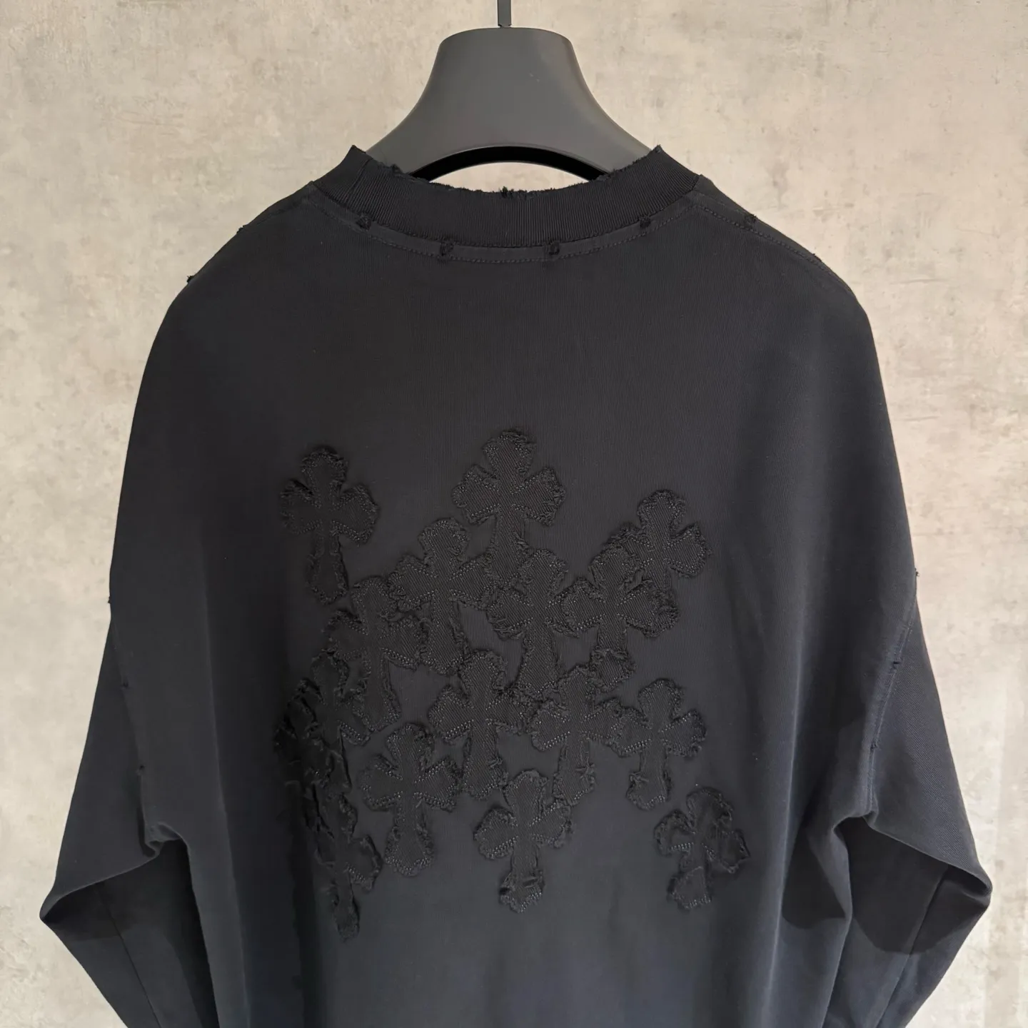🅿️360 [Strict quality control] CH Croixin's new long-sleeved sweatshirt T-shirt. Heavy 340g double yarn fabric. Wash the whole garment twice. Frayed and torn on all four sides. Heavy fabric. The neckline is made of icy Salona. Loose fit. Deep, wide and stylish. No deformation or shrinkage. Color: 3 colors, black, white and gray. Size: M-2xl